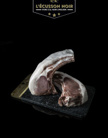 Packshot - Cote de porc Cul Noir du Limousin - Ecusson Noir