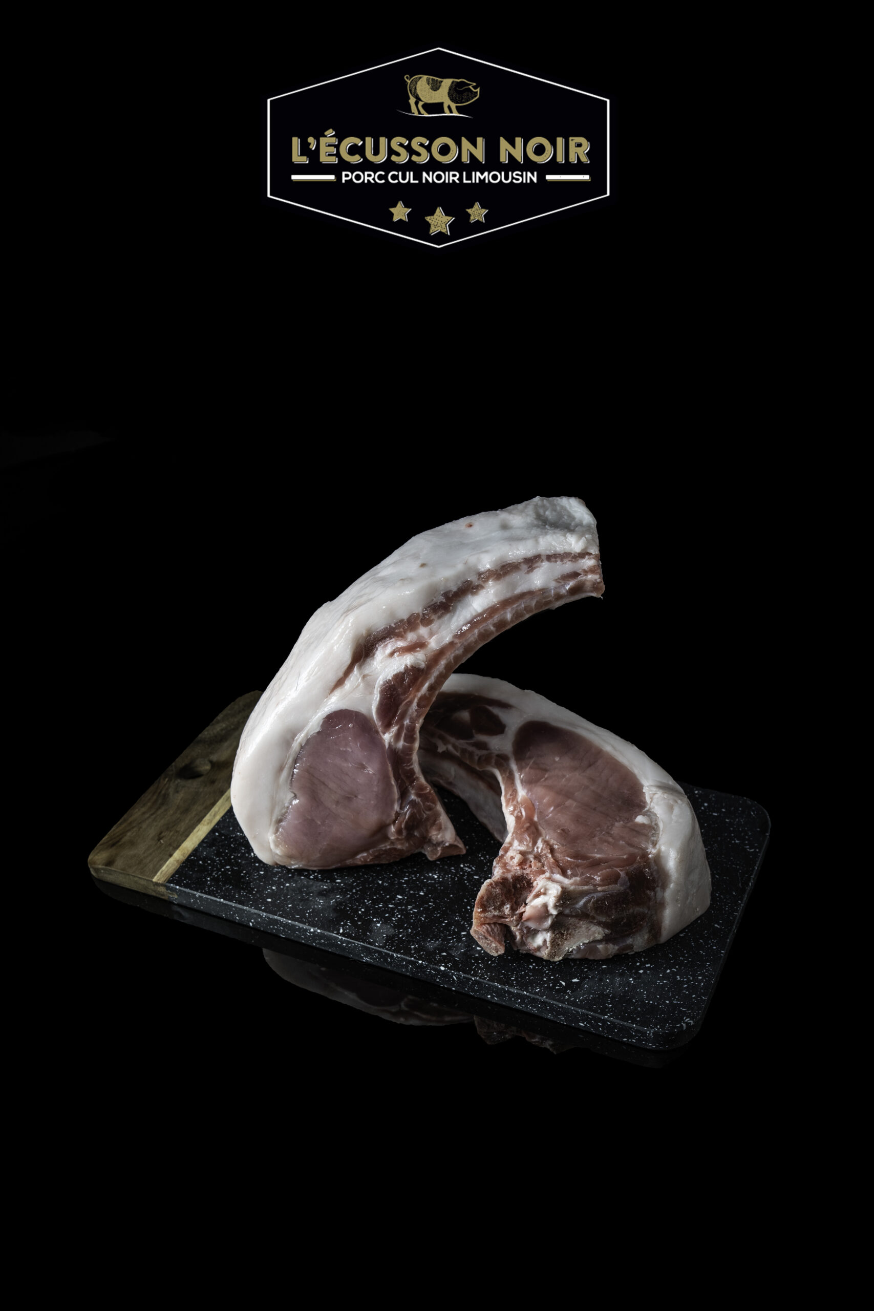 Packshot - Cote de porc Cul Noir du Limousin - Ecusson Noir
