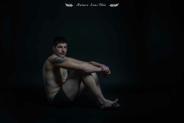 Photo homme assis – Portrait Boudoir Studio