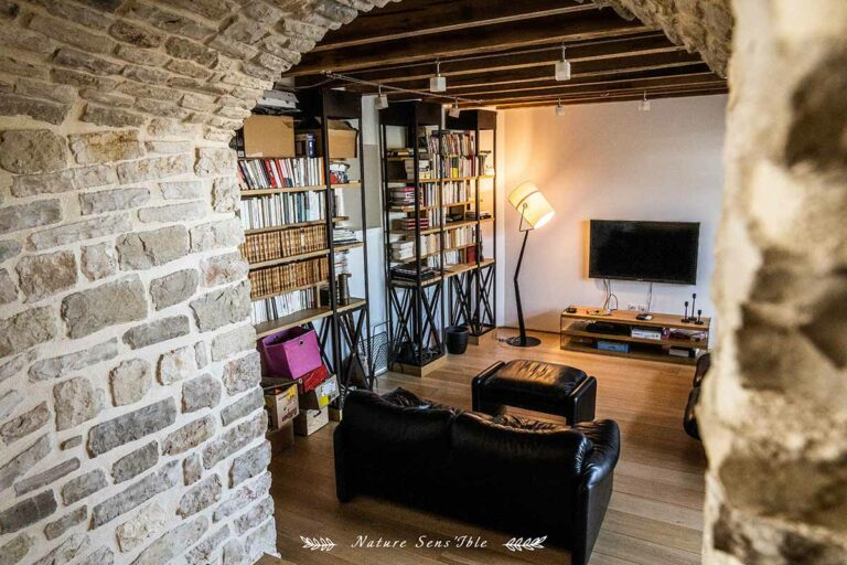 Salon avec arche en pierre – Photo reportage architecture