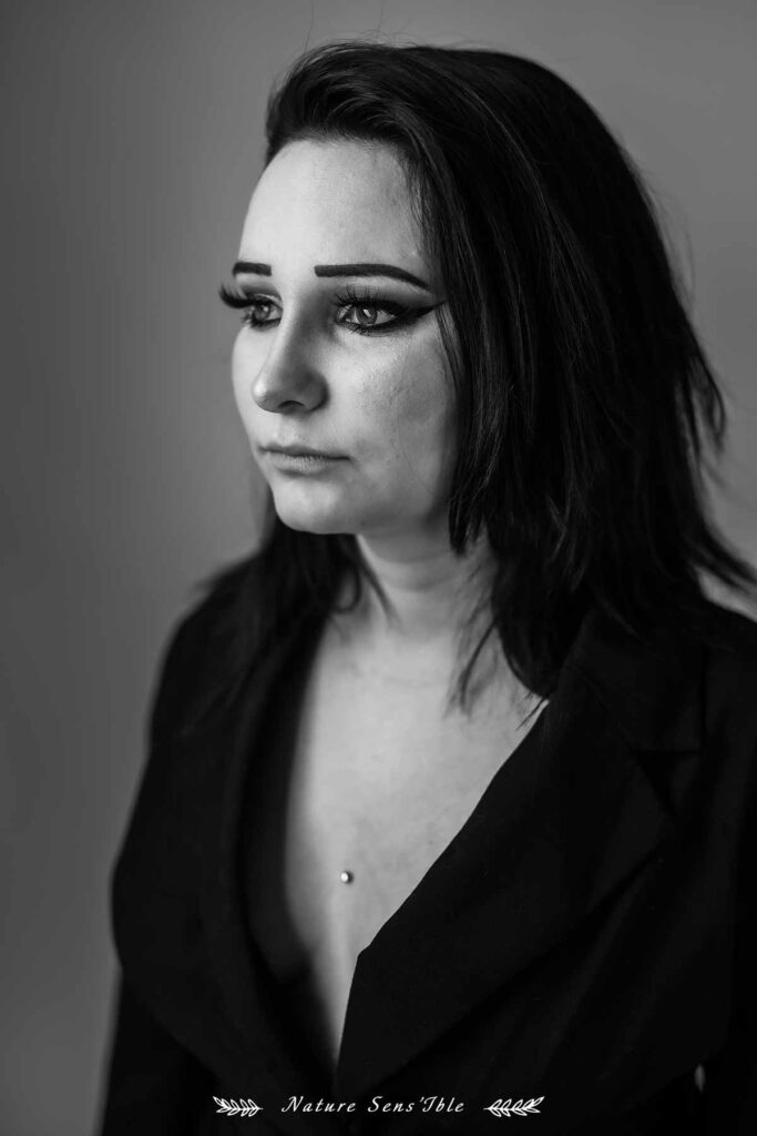 Photo Femme regard – Portrait studio